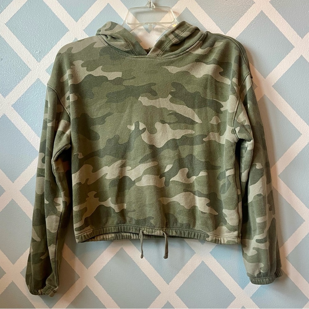 Old Navy Green Camo Cropped Hoodie